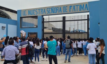 Piura: alumnas y padres de familia exigen entrega inmediata de I.E Nuestra Señora de Fátima