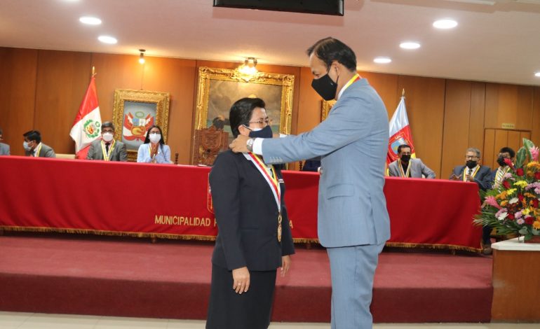 MPP condecora con la Medalla de Oro de la Ciudad al Colegio Nuestra Señora de Lourdes