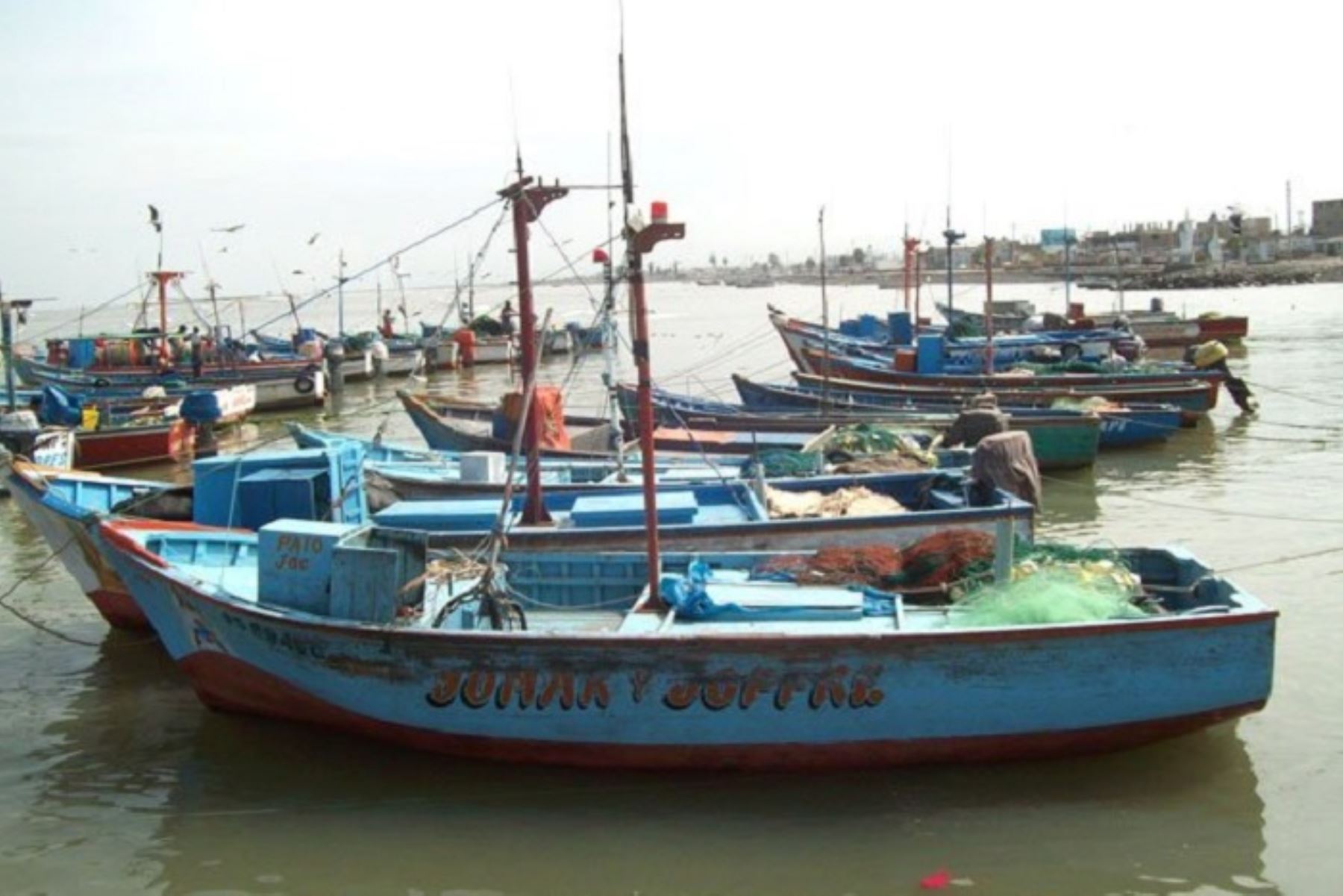 Puertos de Piura cerrados por oleajes de ligera a moderada intensidad