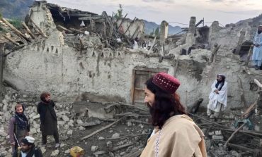 Cerca de un millar de muertos en potente terremoto en Afganistán