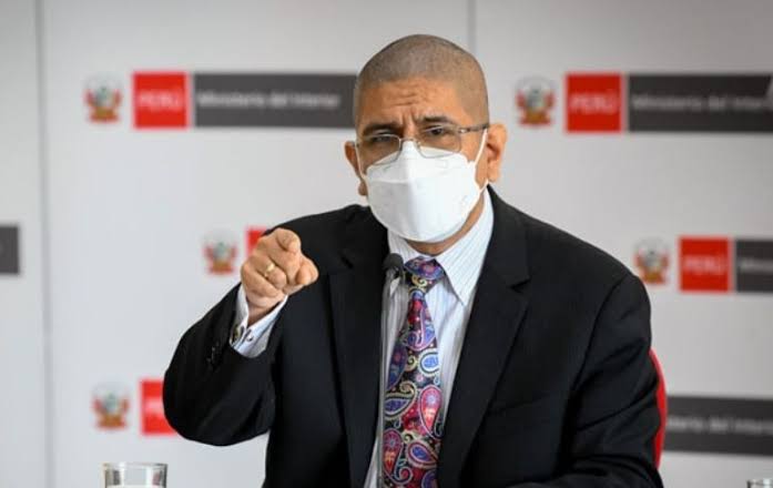 Ministro Senmache: «Si supiera dónde esta Juan Silva ya lo habría detenido”
