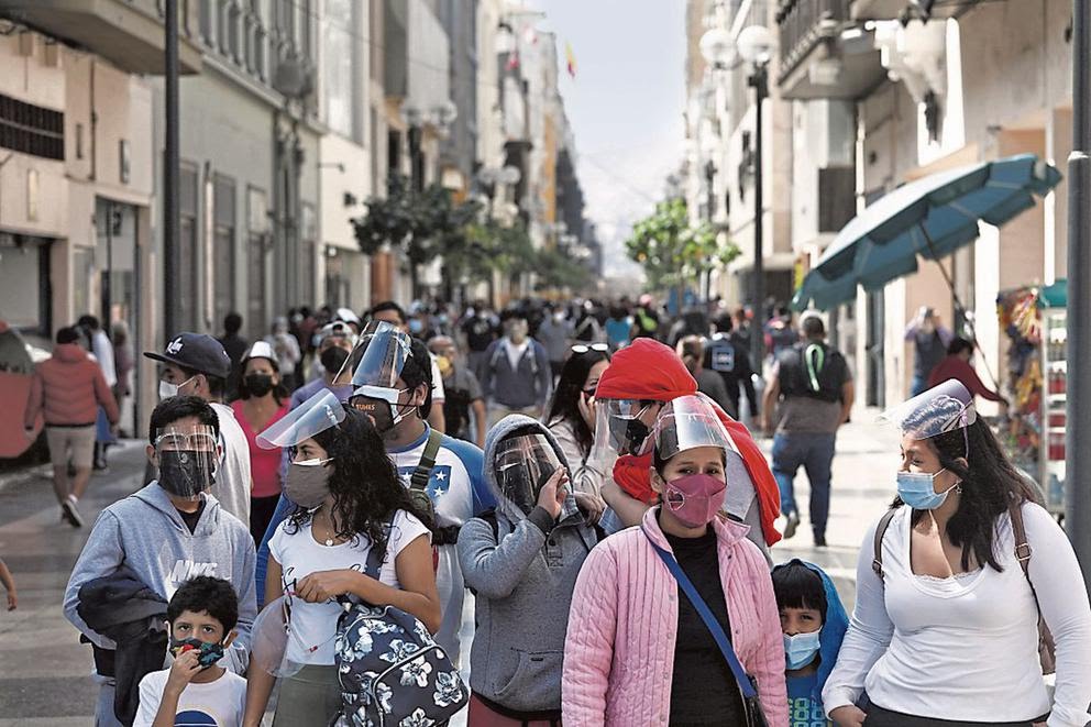 COVID-19: uso de mascarilla en espacios abiertos vuelve a ser obligatorio por cuarta ola