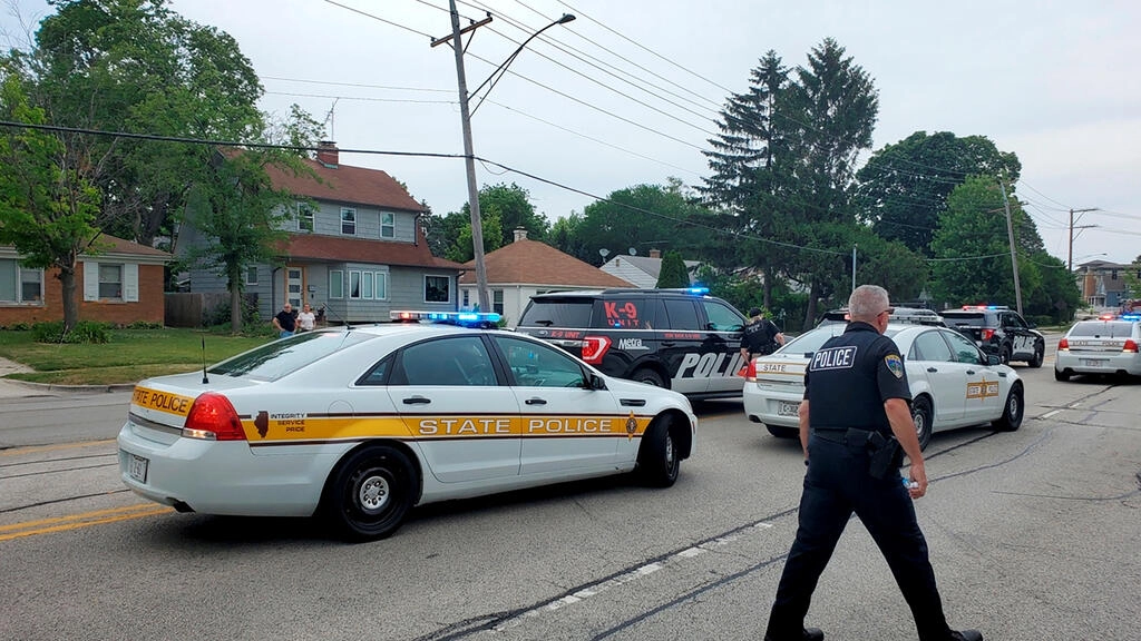 Tiroteo en un desfile del 4 de julio en Estados Unidos deja al menos 6 muertos y 24 heridos