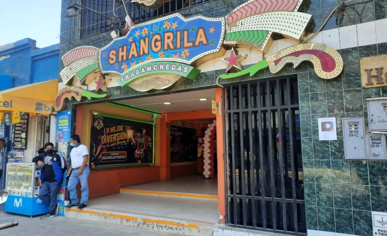 Piura: delincuentes asaltan casino de la avenida Loreto