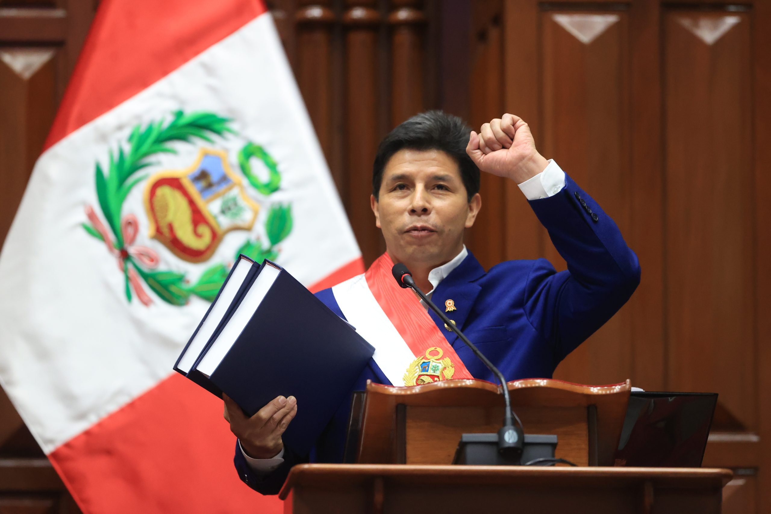Pedro Castillo llega a la Fiscalía para ser interrogado por ascensos irregulares en las FF.AA