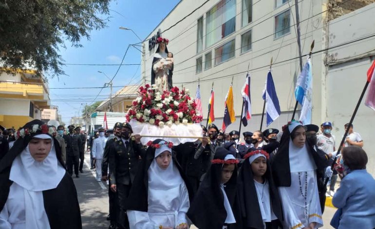 Piura: Policía rinde homenaje a Santa Rosa de Lima