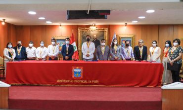 Municipalidad de Piura entrega credenciales y juramenta a nuevos regidores
