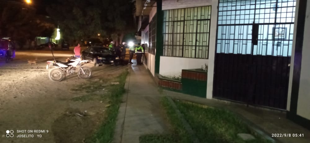 SERENOS-Y-POLICIAS-FRUSTRAN-HURTO-DE-ELECTRODOMESTICOS-A-UN-COLEGIO-EN-SANCHEZ-CERRO