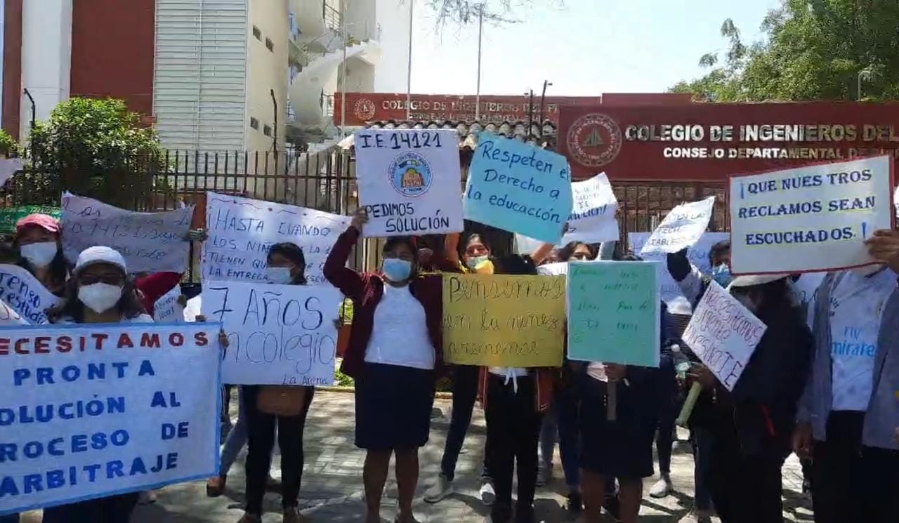 Piura: estudiantes y docentes exigen la entrega de institución educativa N° 14121 en La Arena