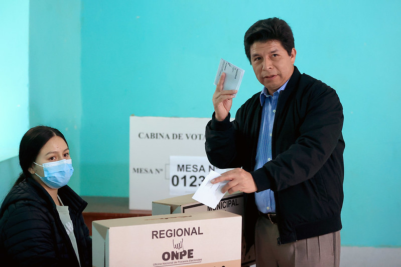 Presidente Pedro Castillo emitió su votó en Tacabamba