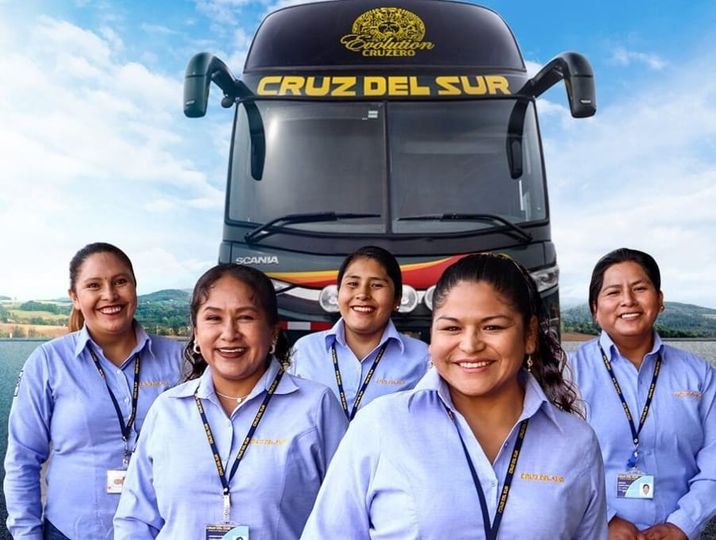 Agencia Cruz del Sur presenta a su primer equipo de conductoras