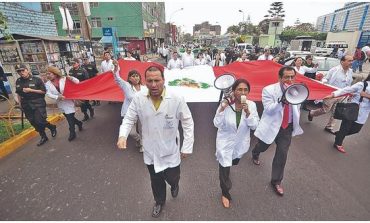 Federación Médica Peruana anuncia paro nacional de 48 horas desde mañana