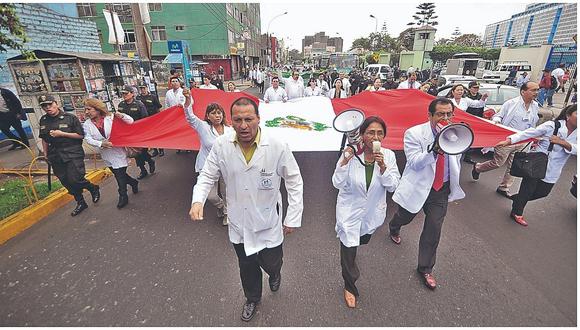 Federación Médica Peruana anuncia paro nacional de 48 horas desde mañana