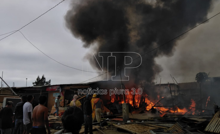 Piura: registran incendio en asentamiento Los Manglares