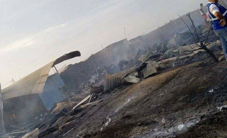Sullana: incendio arrasa con 30 viviendas y familias quedan en la calle