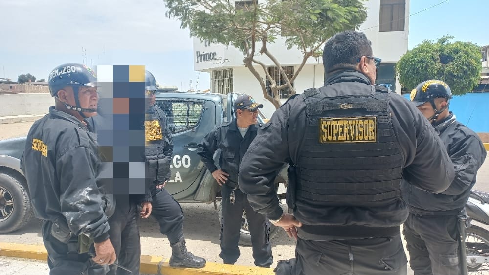 Piura: serenos salvan a joven que intentó lanzarse del puente Bolognesi