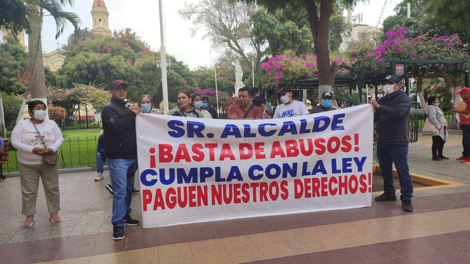 Piura: trabajadores municipales exigen los pagos judiciales