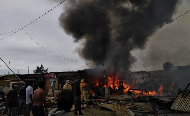 Piura: 12 viviendas se destruyeron durante incendio en el A.H Los Manglares