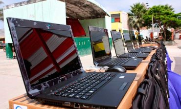 Piura: a dos meses de acabar el año escolar más de 12 mil docentes recibirán una laptop