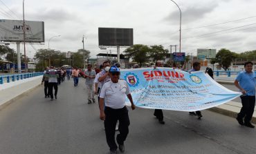 Piura: rector de la UNP y docentes salen a las calles a protestar