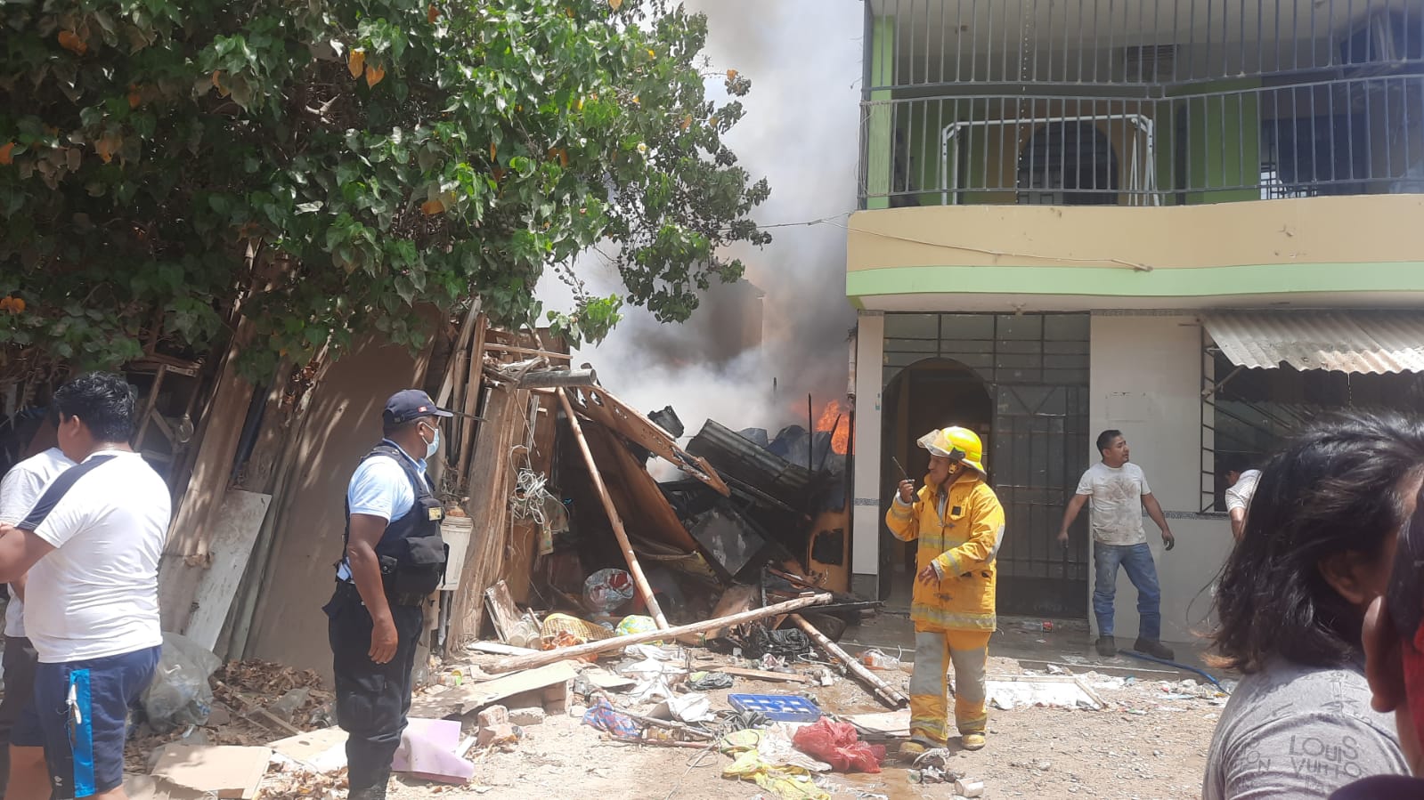 Piura: anciana pierde todo tras incendiarse su vivienda