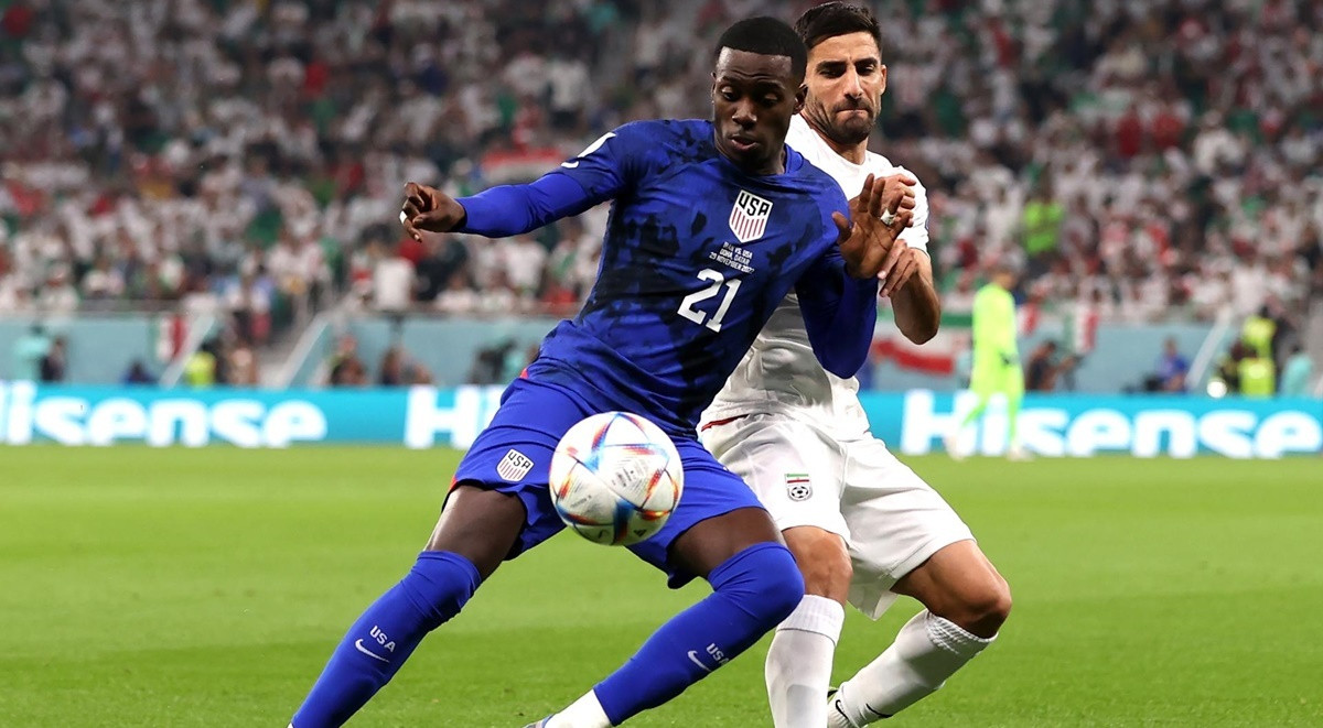 Estados Unidos venció por 1-0 a Irán y clasificó
