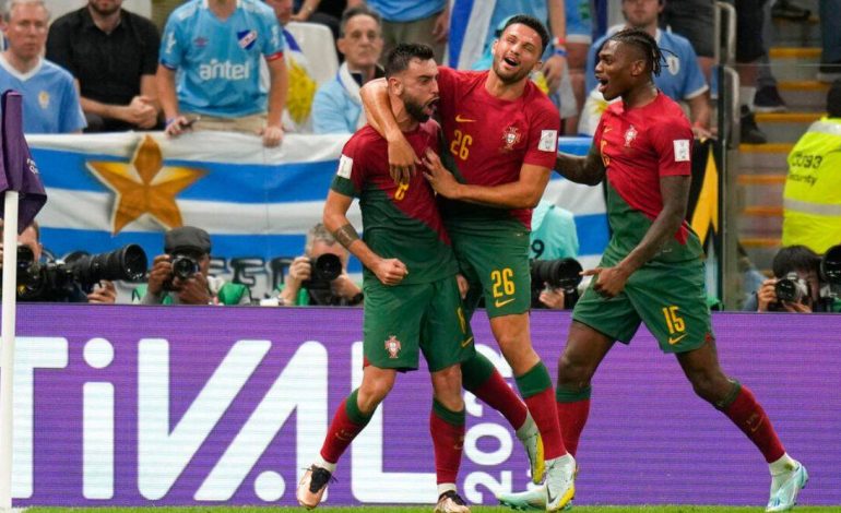 Portugal selló su pase a octavos tras vencer 2-0 a Uruguay