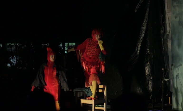 Grupo teatral Parada Alterna presentará obra “La loca de la casa” en el FITI