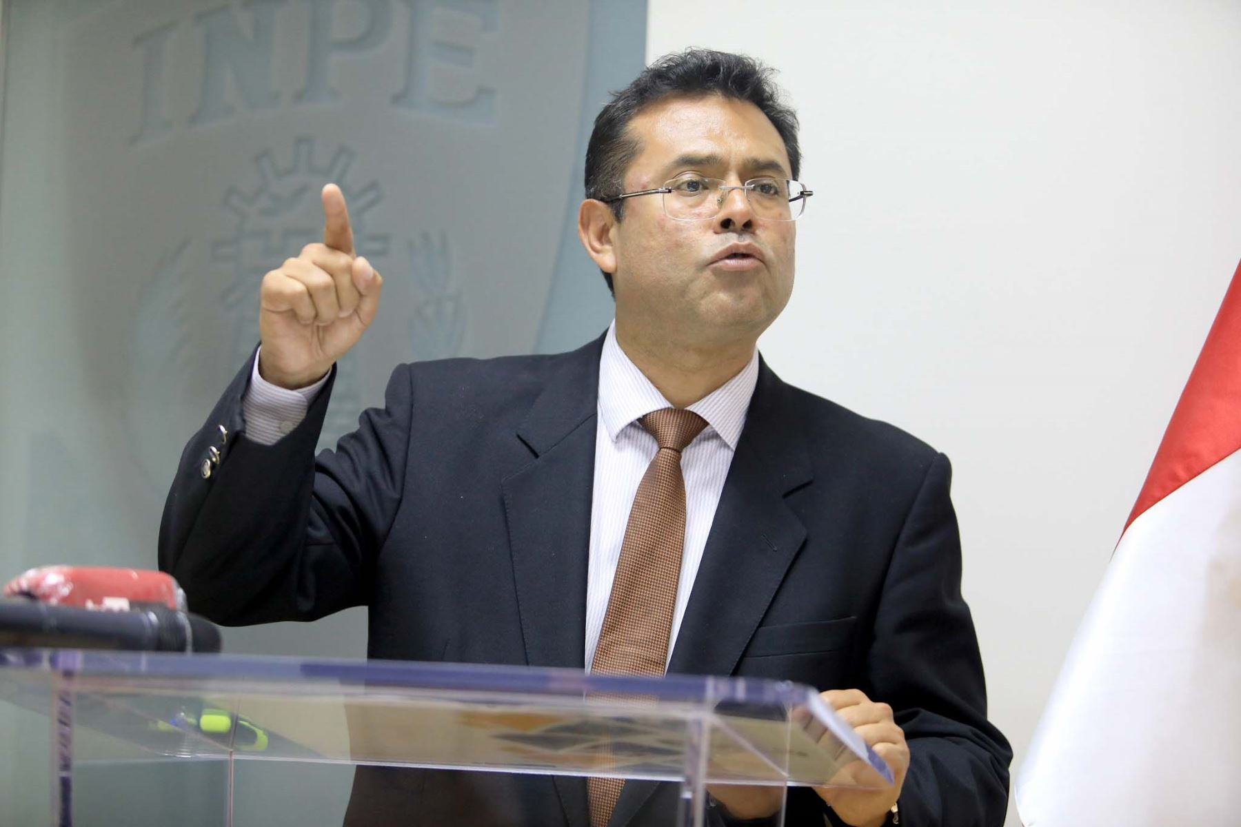 Ministro Tello anuncia reparaciones para familiares de fallecidos en protestas