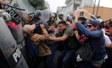 Crisis en Perú: manifestantes exigen nuevas elecciones