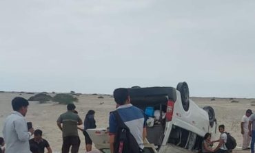 Tragedia en Navidad: minivan da varias vueltas de campana en carretera Bayovar-Chiclayo