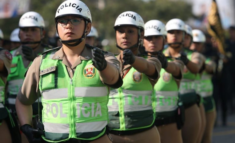 Adjudicaron compra de cascos de seguridad para policías a postor que incumplía condiciones