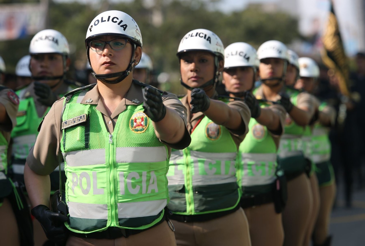 Adjudicaron compra de cascos de seguridad para policías a postor que incumplía condiciones