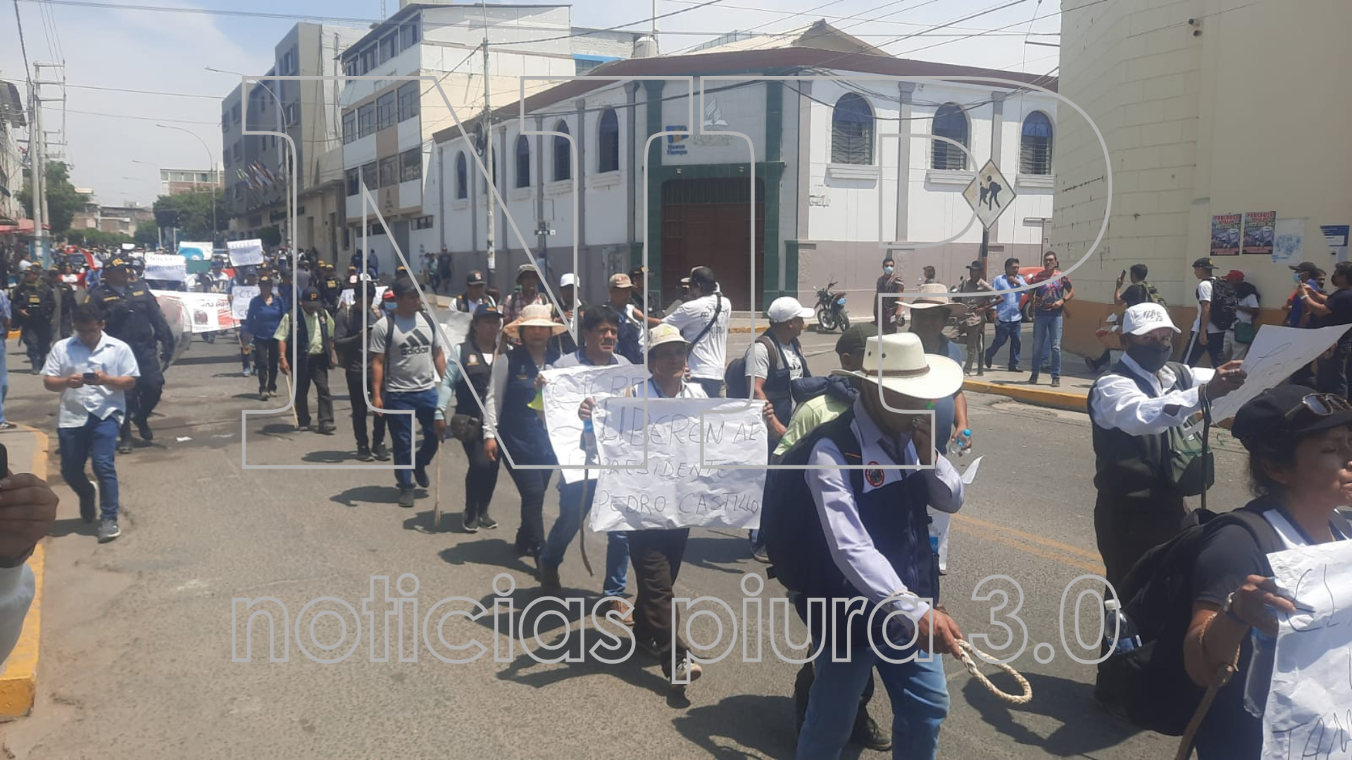Piura: ronderos marchan para exigir cierre del Congreso y adelanto de Elecciones