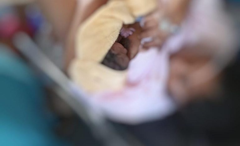 Piura: mujer alumbra a bebé en una ambulancia camino al Centro de Salud de Frías