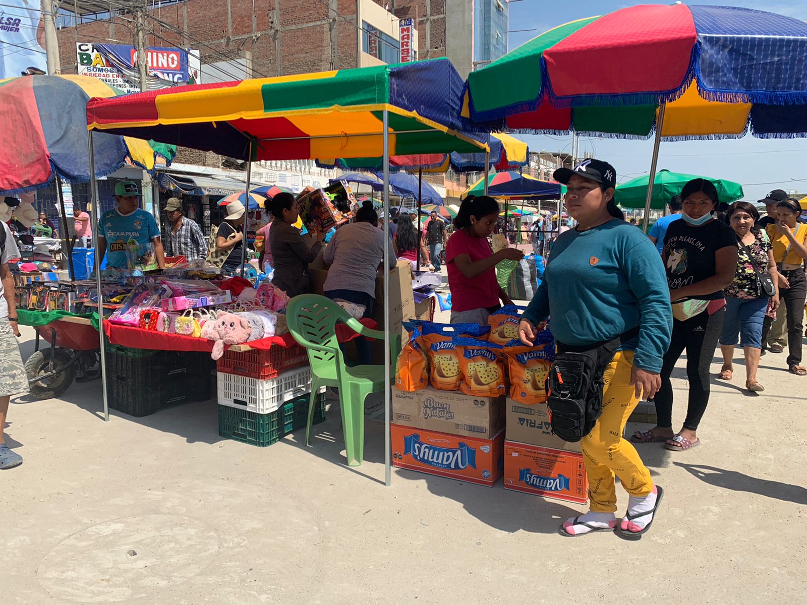 Piura: comerciantes formales preocupados por la bajas ventas