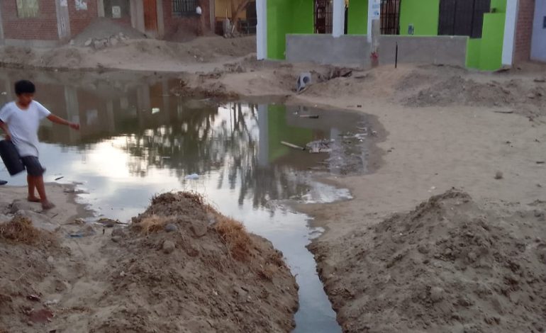 Piura: en Túpac Amaru piden a autoridades dar solución a colapso de desagües