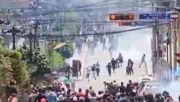 Dos muertos y el incendio de la comisaría se registra en Andahuaylas por protestas contra el gobierno