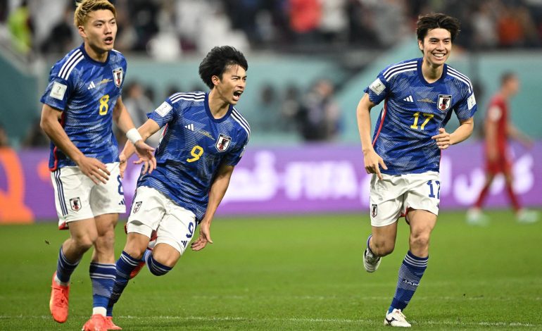 Japón venció por 2-1 a España y clasificó a octavos de final de Qatar 2022