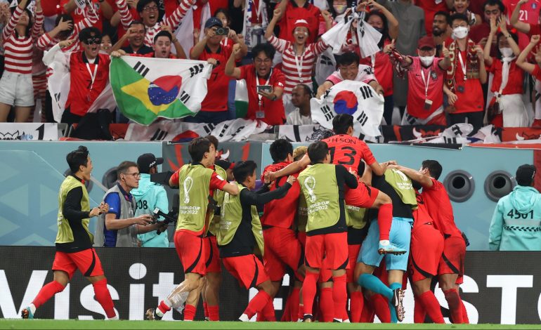 Corea del Sur hizo el milagro y venció 2-1 a Portugal para meterse a octavos