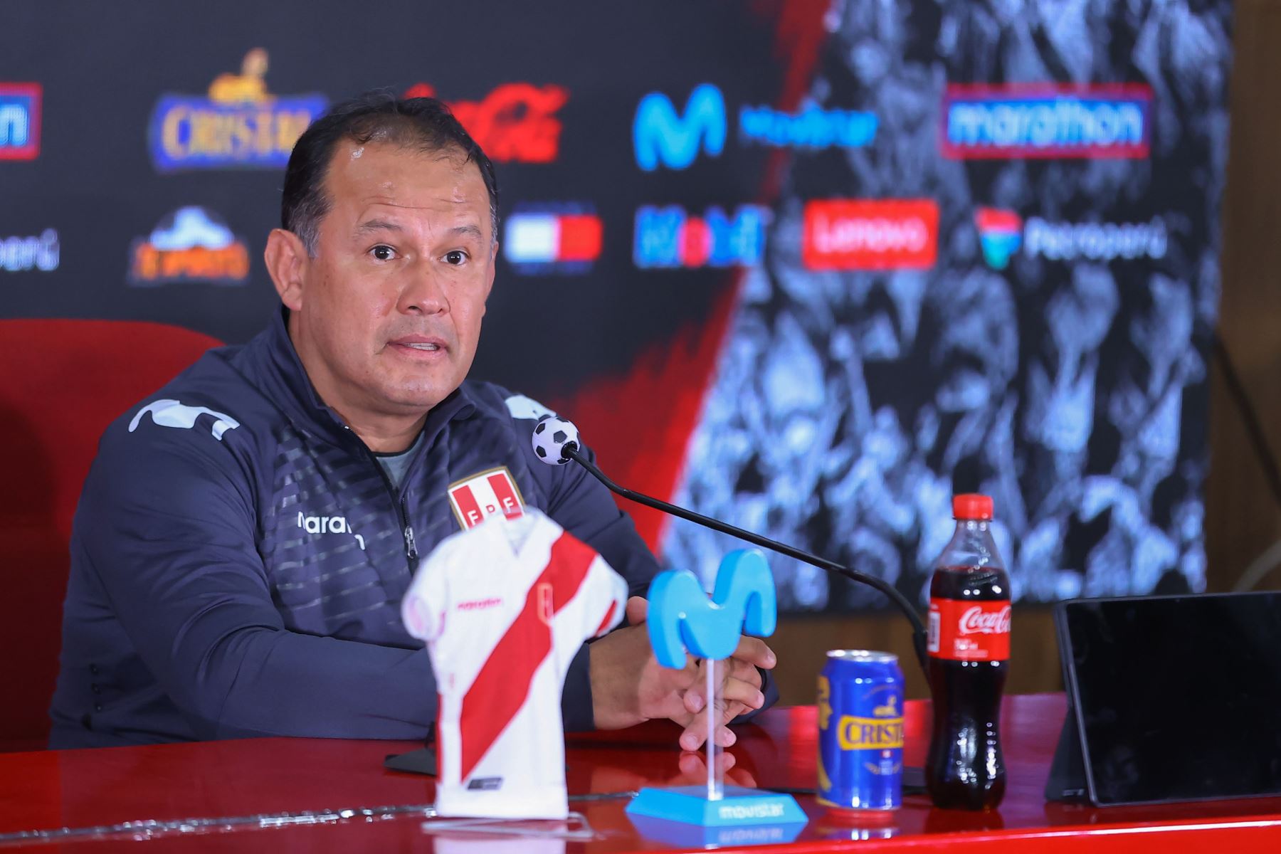 Técnico Juan Reynoso resalta el compromiso de los jugadores de la selección peruana