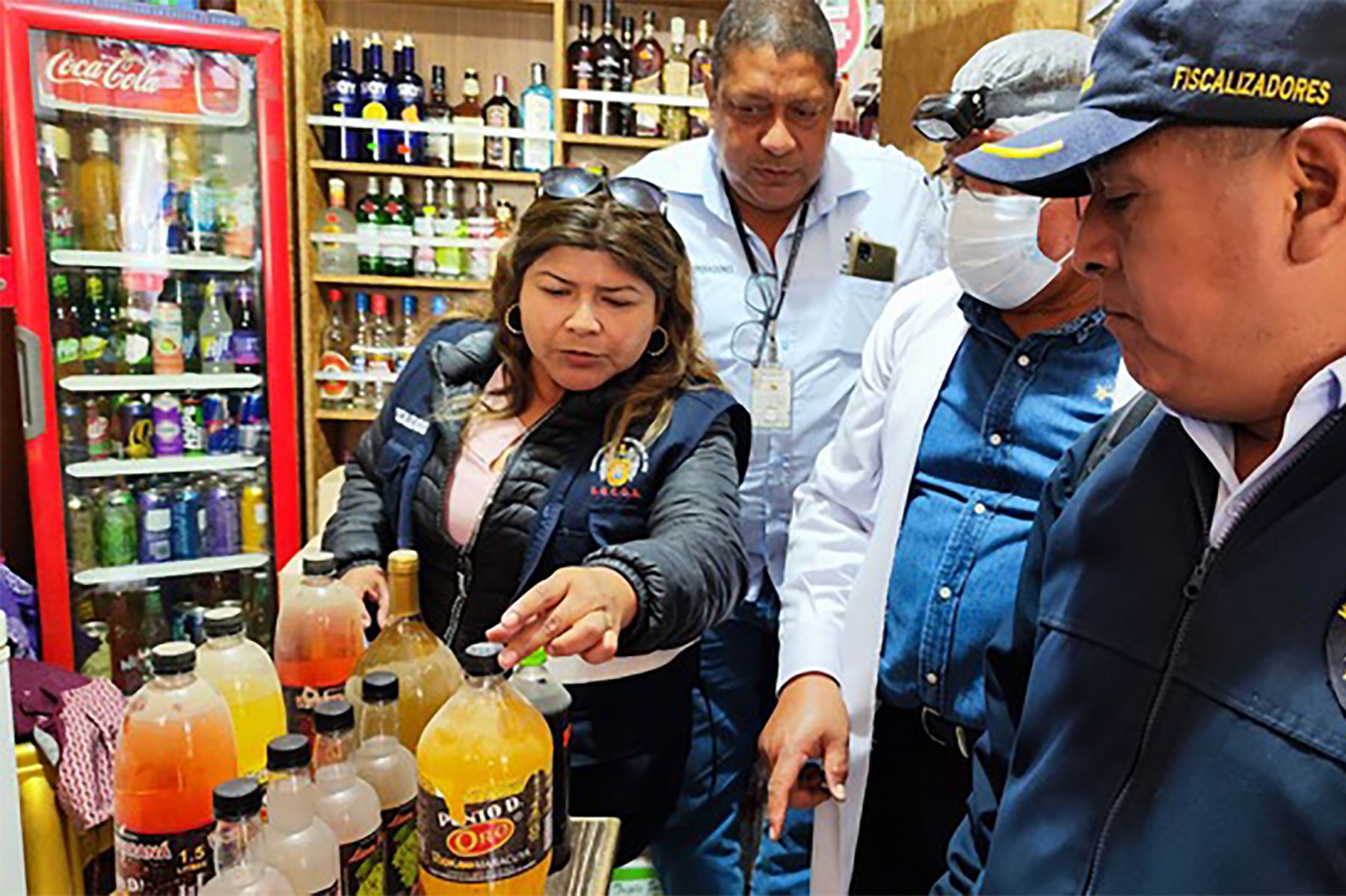 Año Nuevo: ¿Cómo identificar y evitar bebidas alcohólicas adulteradas?