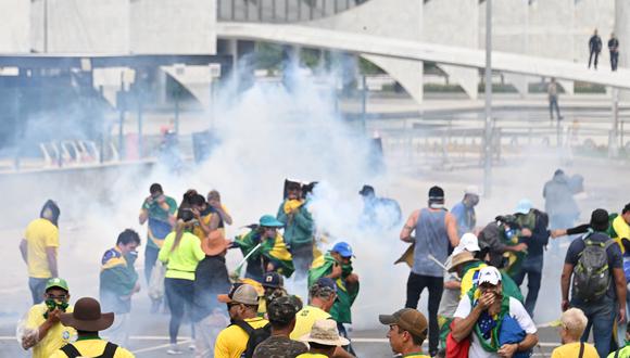 Dina Boluarte hace llamado urgente tras violento asalto en Congreso de Brasil