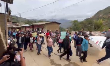 Pobladores de Pacaipampa protestan en marcha pacífica para adelanto de elecciones