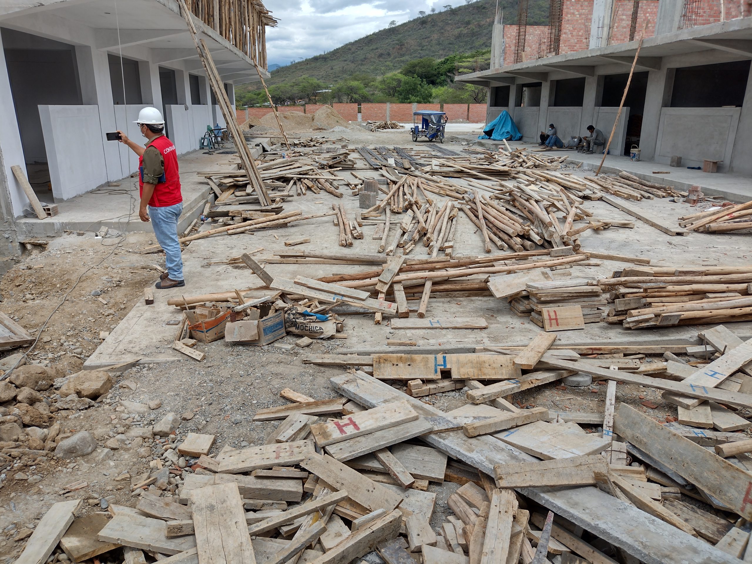 Detectan pagos indebidos por S/ 1.4 millones en obra educativa de Salitral