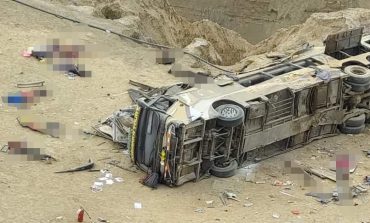 Caída de bus a abismo deja al menos 25 personas fallecidas en la carretera Panamericana