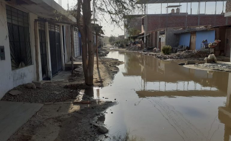 Piura: moradores de Villa Norte de Castilla denuncian colapso de desagüe