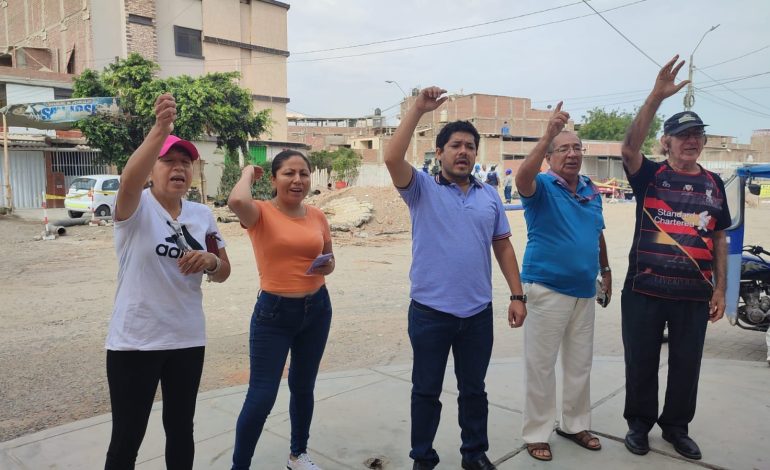 Moradores de la Urb. Ignacio Merino con protesta piden se restablezca el servicio de agua potable