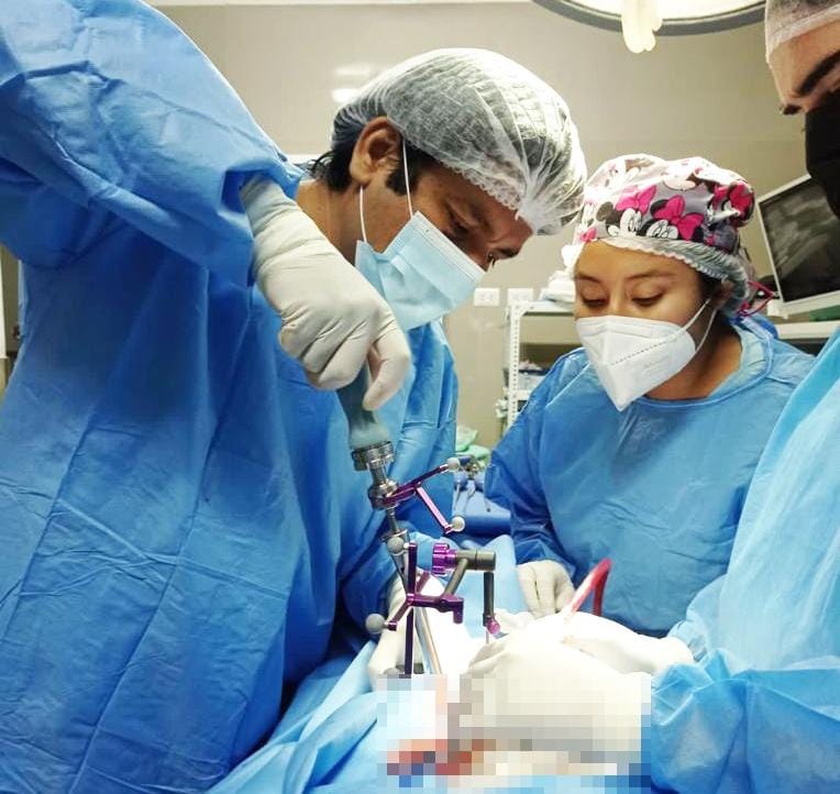 Sullana: primera cirugía de columna con uso de neuronavegador se realiza con éxito