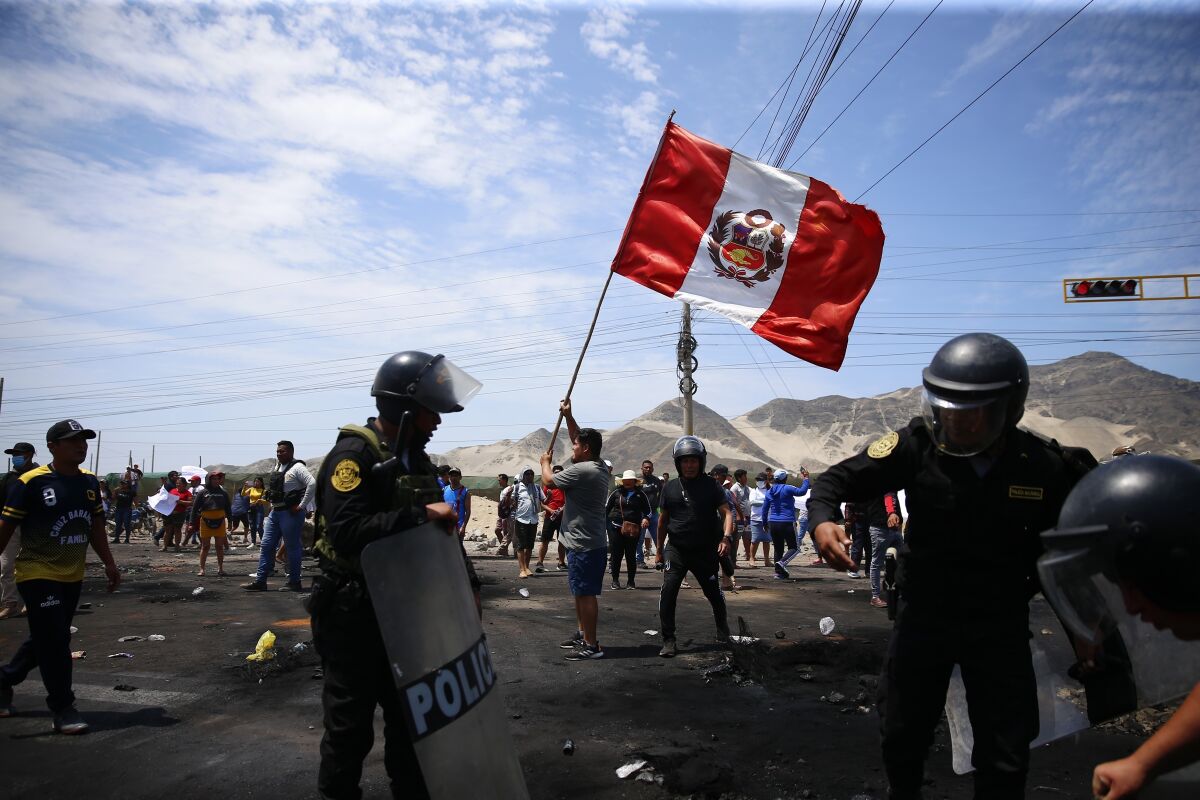 Crisis en el Perú: ¿Cuáles son los límites de los ciudadanos para manifestarse y el de las fuerzas del orden para cumplir su deber?